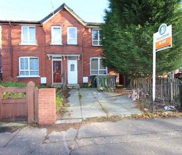 2 bedroom semi-detached house to rent - Photo 3