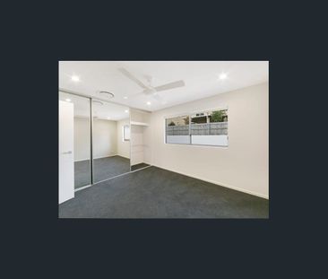 PERFECT LOCATION NEARLY NEW TOWNHOUSE - Photo 2