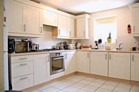 2 bedroom flat to rent - Photo 5