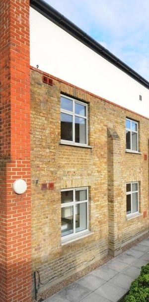 Bell Green, Lower Sydenham SE26 - Photo 1
