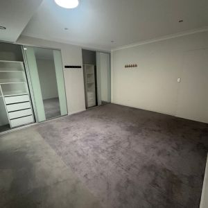 Modern 1-Bedroom Flat in Prime Bardia Location – Utilities Included - Photo 2