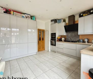 Upminster Road South - Photo 4