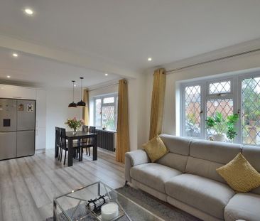 3 bedroom semi-detached house to rent - Photo 3