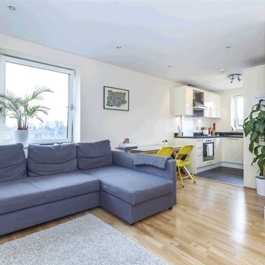 Price £1,950 pcm - Available 05/12/2025 - Furnished - Photo 1