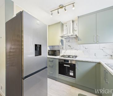 2 bedroom Mid Terraced House - Hatfield, Hertfordshire - Photo 6