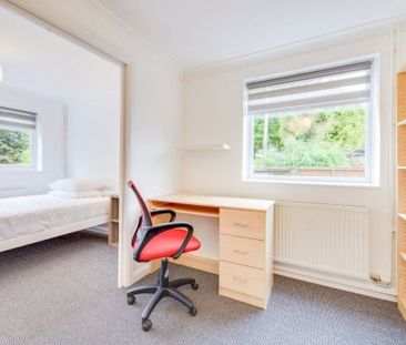 £769 p/w (£3,332 pcm) - Photo 6