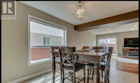 812 REEVES AVENUE - Photo 2