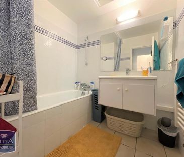 Location Appartement 2 pièces 42m² LES ANGLES 30133 - Photo 2