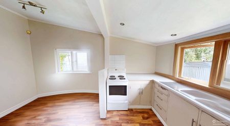 City Centre - 4 Bedrooms - Photo 4