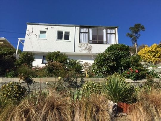 Sunny, Warm, 1 B/R S/C Flat in KEW -great views!! - Photo 1