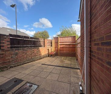 2 bedroom semi-detached house to rent - Photo 3