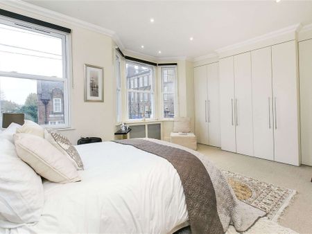 A fantastic end of terrace house in the Alphabet Streets. - Photo 4