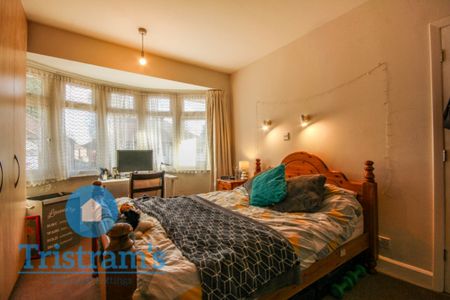 4 bed Semi-Detached House for Rent - Photo 2