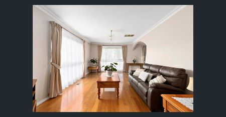 Family comfort in a quiet Keilor East Court - Photo 2