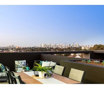 Top Floor Apartment with Two Secure Car Spaces - Photo 5