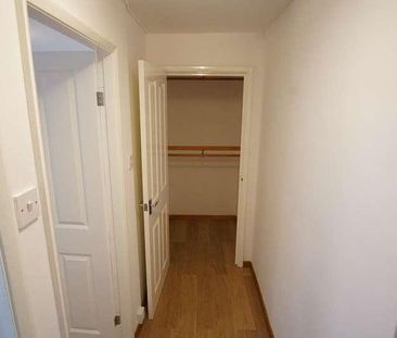 Newton Park Court, Leeds, LS7 - Photo 2