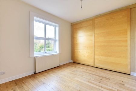 A 3 bedroom semi-detached property. - Photo 3