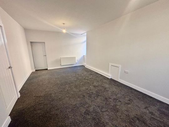 4 bedroom terraced house to rent - Photo 1