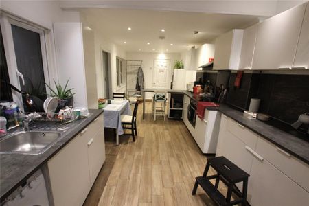 1 bedroom in a house share to rent - Photo 5