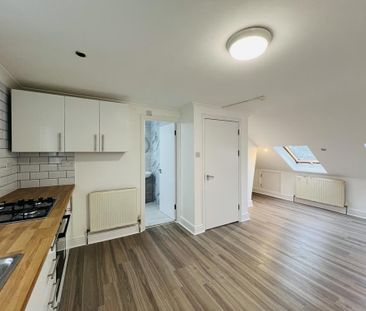 3 bedroom flat to rent - Photo 4