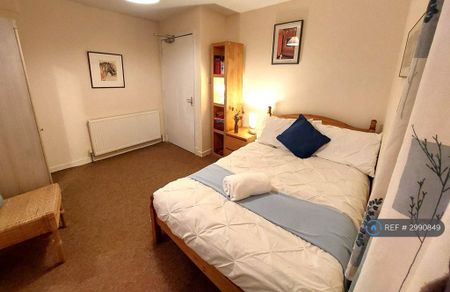 1 bedroom in a house share to rent - Photo 4