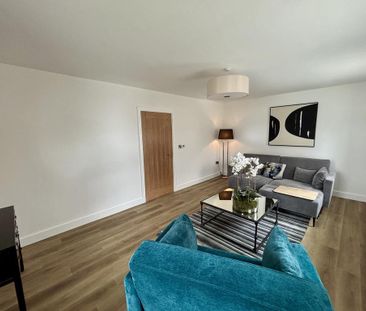 5 bedroom detached house to rent - Photo 2