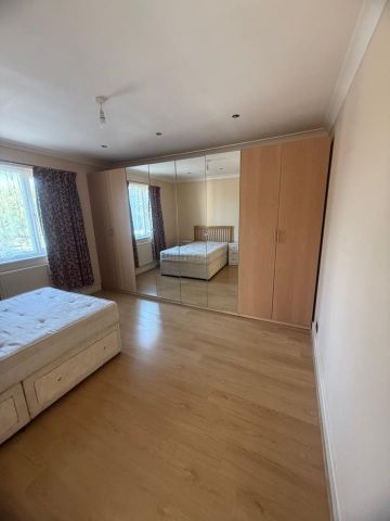 3 Bed Semi-Detached House, Pinner Road, HA1 - Photo 3
