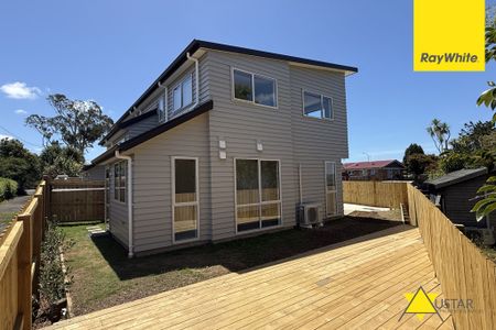 New Duplex House in Te Atatu South! - Photo 5