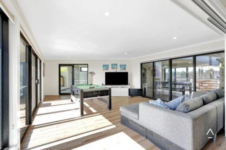 Your Dream Home Awaits : Luxurious Living with Indoor Pool and Tennis Court! - Photo 3