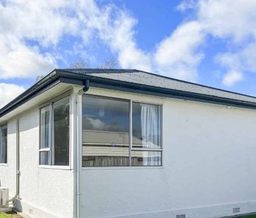 WEST END - 3 BEDROOM - Photo 3