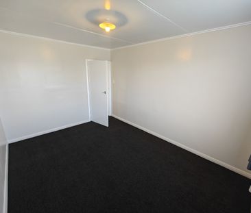 Full Refurbished Family Home - Photo 2