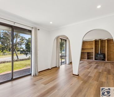 Spacious Family Home in Sought After Location - Lawnmowing Included... - Photo 5