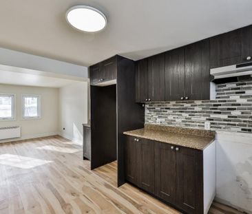 1900 Rue des Patriotes, H7L 2N8, Laval - Photo 5