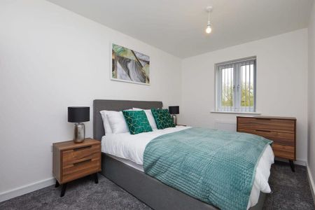 3 bedroom serviced apartment to rent - Photo 3