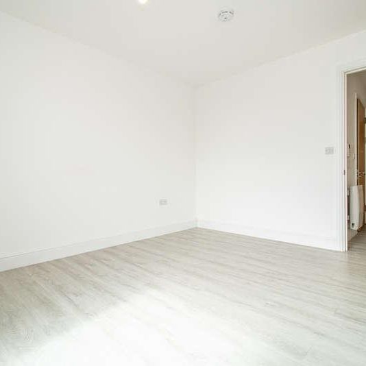 Schooner Wharf, Cardiff Bay, CF10 - Photo 1