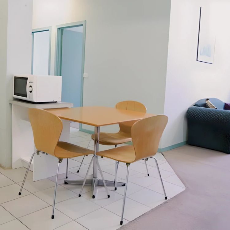 3 Bedroom Apartment - Photo 1