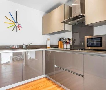 Finchley Road, London, NW11 - Photo 1