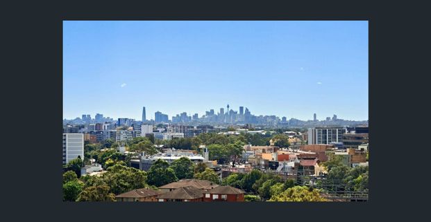 Spacious 1 Bedroom Oasis - Photo 1