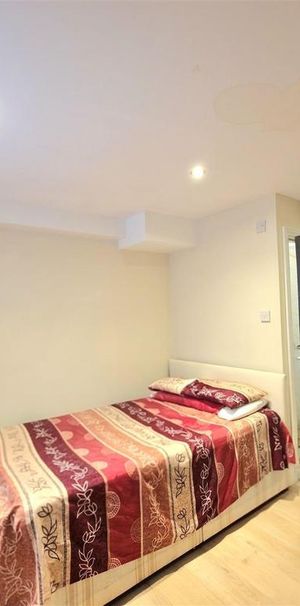 1 bedroom property to rent - Photo 1