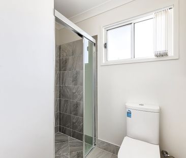 MODERN, FULLY FURNISHED, STUDIO APARTMENT - Photo 2