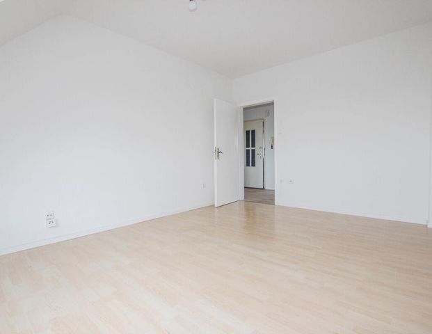 Charmante Dachgeschosswohnung in Zentraler Lage von Neuss - Foto 1