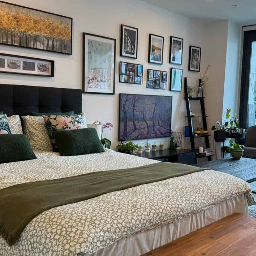 Semi-Furnished Studio Gem in the Heart of the City - Photo 1