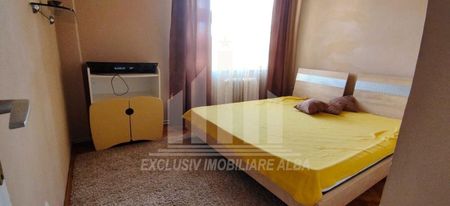 Apartament 4 camere decomandate | 85 mp | Etaj 3/4 | Centru - Fotografie 3