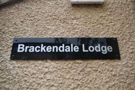 Brackendale Lodge, Thackley, BD10 - Photo 5