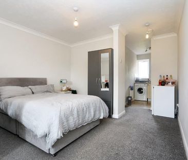 Studio to rent - Photo 4