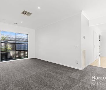 5 Bear Crescent, Doreen, Vic 3754 - Photo 2