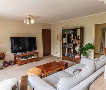 Large Family Home - Photo 5