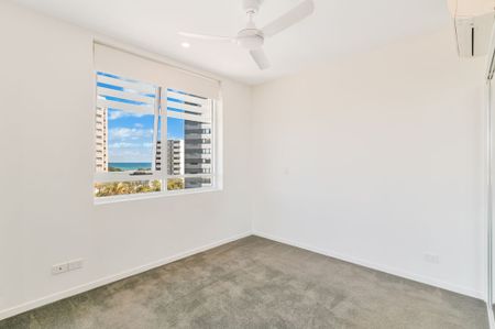 TIDY BEACHFRONT APARTMENT - Photo 5