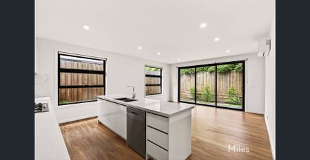 BRAND NEW TOWNHOUSE! - Photo 4