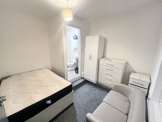 2 bedroom house share to rent - Photo 1